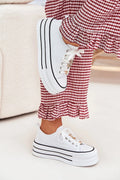 baskets femme modernes plateforme blanches textile cuir artificiel confortables tendance basses bout rond semelle épaisse étagée lacets ruban