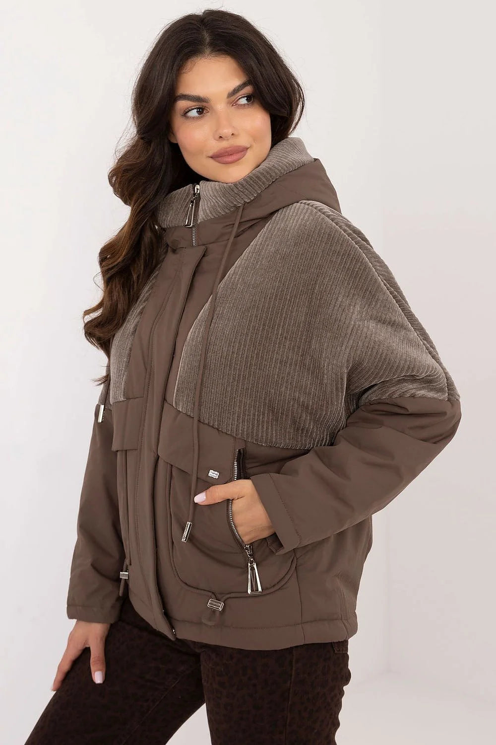 manteau femme automne hiver taupe velours côtelé bimatière coupe ample oversize capuche zippée poches zippées cordons ajustables matelassé doublé