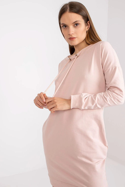 Robe coton élasthanne rose poudré manches longues encolure ronde ceinture nouée poches latérales épaules tombantes maille douce moderne