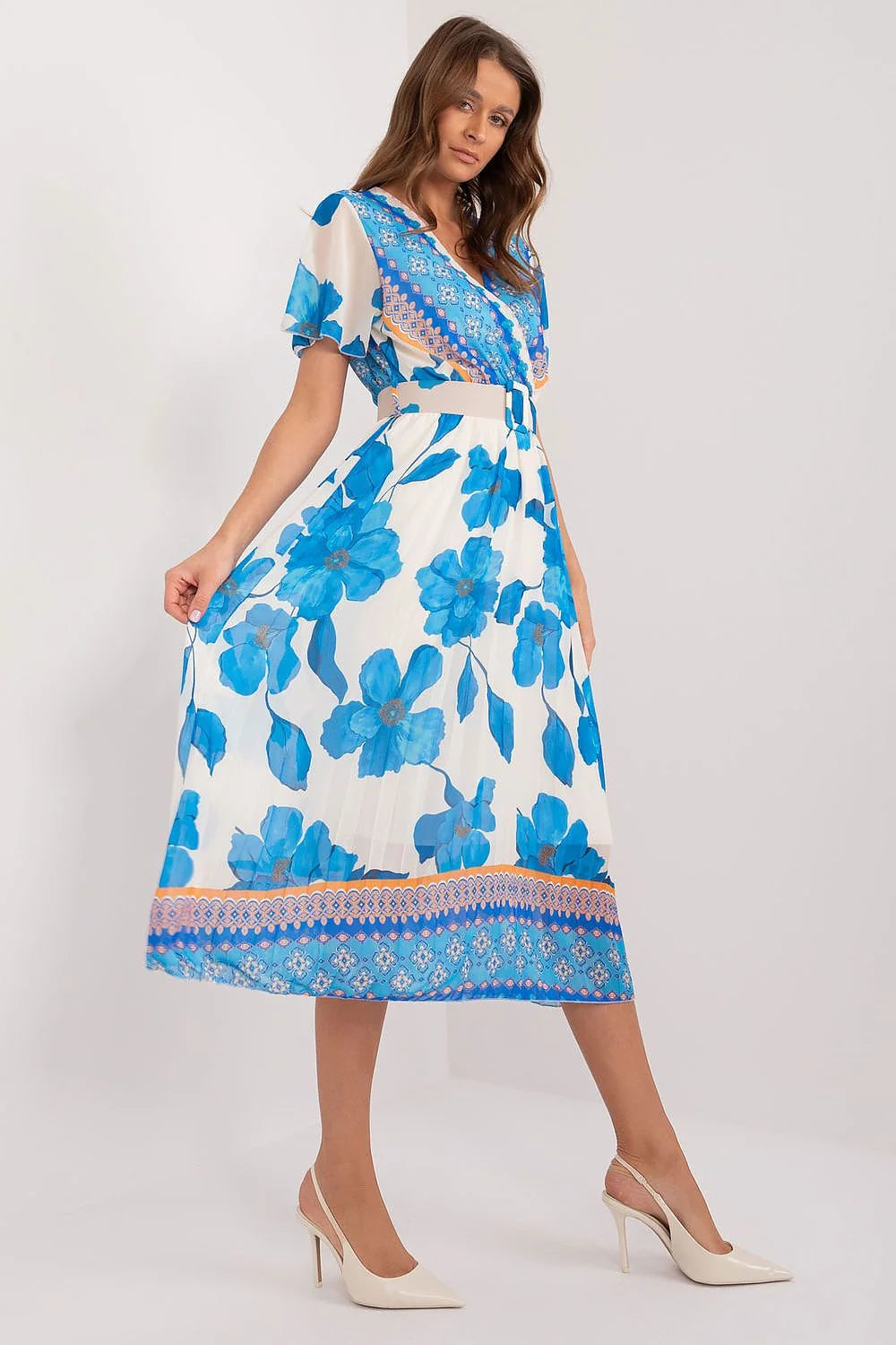 Robe élégante à manches courtes en V col ornement floral audacieux ceinture intégrée silhouette féminine Polyester Viscose 45% Taille ajustable femme