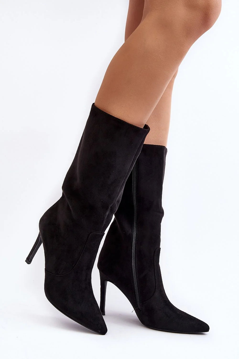 Bottes à talons pour femmes élégance sophistication suédine écologique talon aiguille galbé fermeture éclair longueur orteils pointus jambes élancées collection