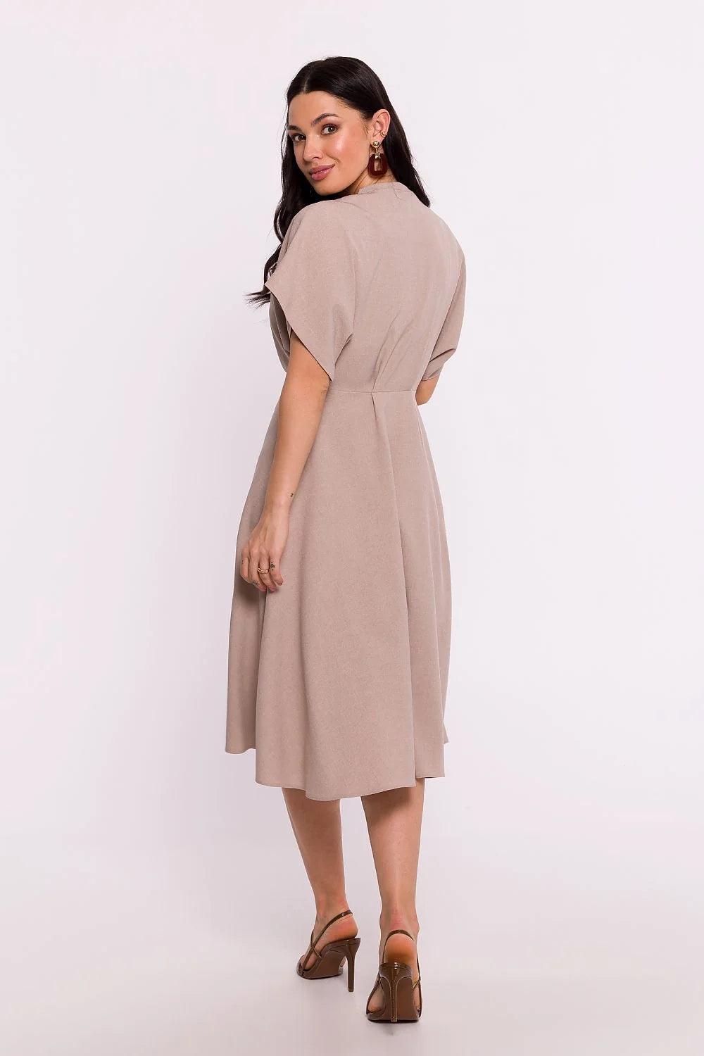 Robe de jour élégante en tissu Be Wear coupe évasée encolure V manches courtes batwing beige femmes occasionnels