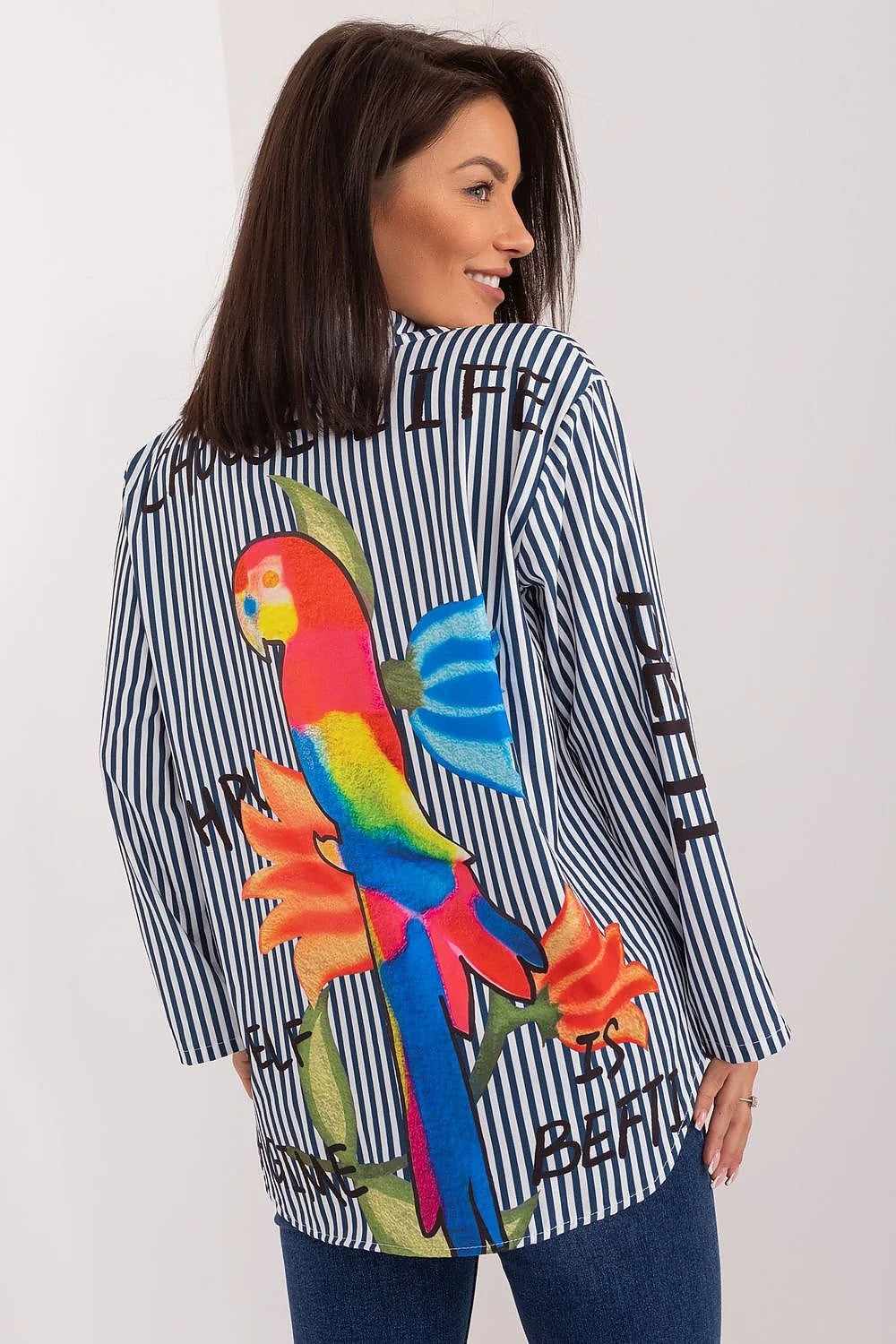 Chemise femme manches longues rayures bleues fleurs colorées style moderne coupe droite tissu polyester coton