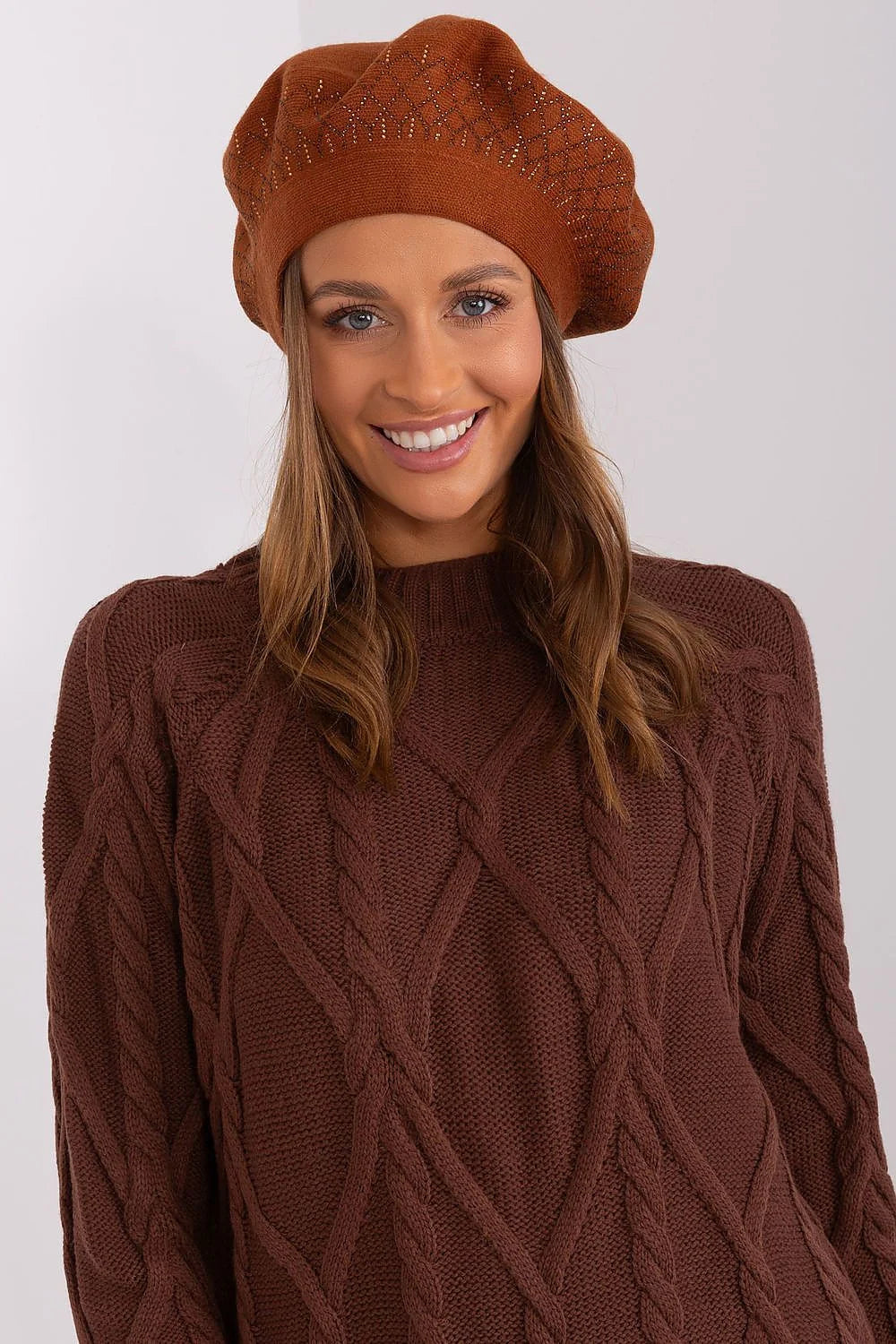 Béret pour femme en acrylique, coton et cachemire, teinte brun orangé, style classique moderne, accessoire mode automne hiver