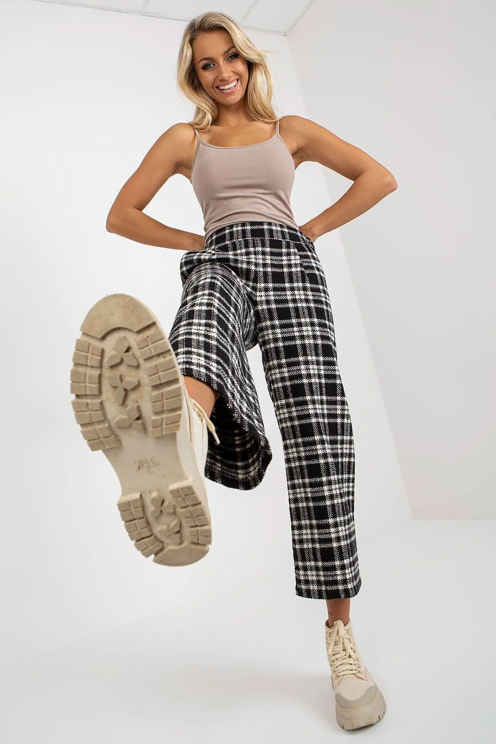 Pantalon femme Lakerta en laine 100% carreaux noir et blanc haute taille large coupe style classique occasion décontractée et professionnelle