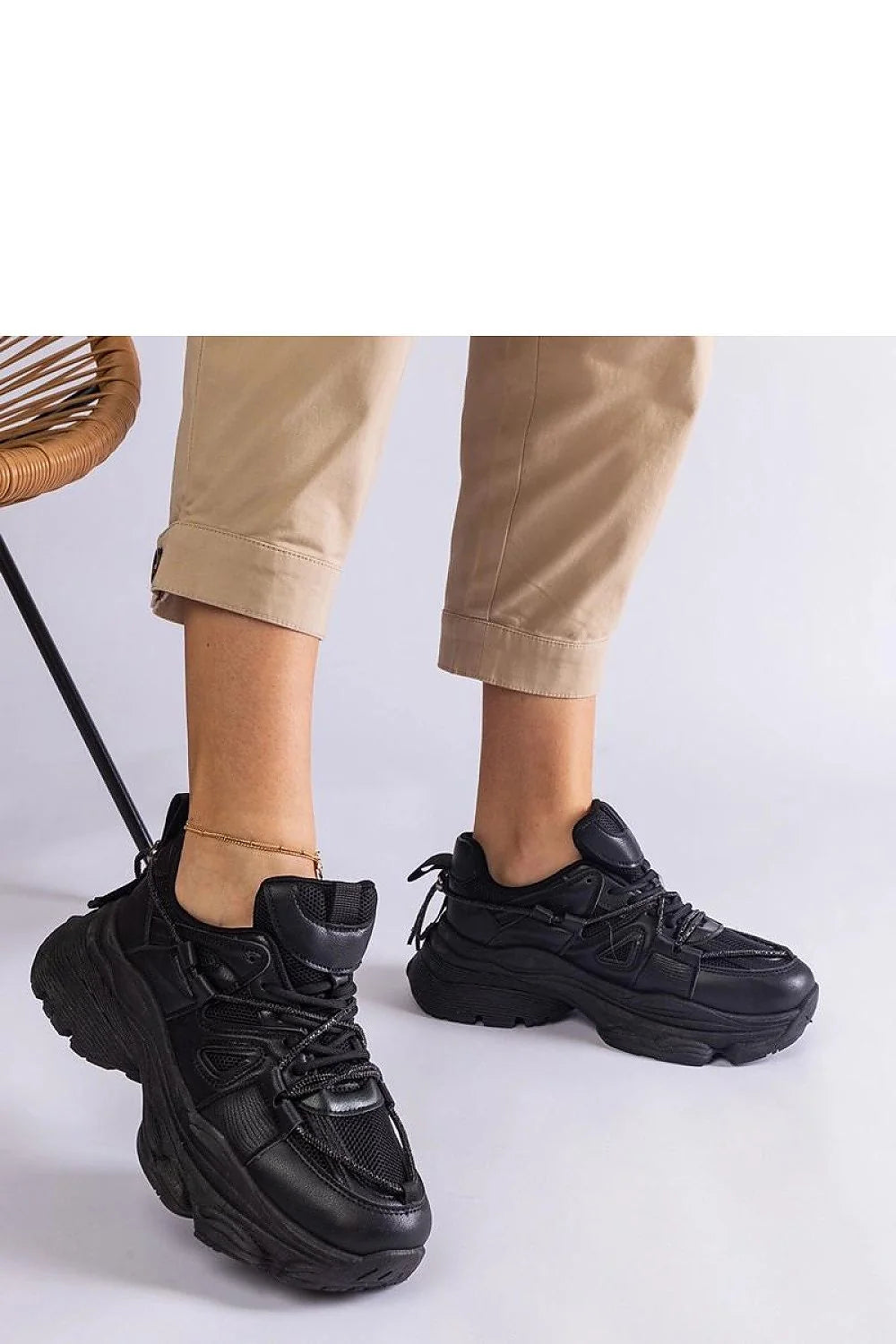 baskets femme chunky noires cuir similicuir mesh respirante lacées cheville rembourrée semelle plateforme crantée antidérapante streetwear urbaine confortables
