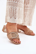 Mules femmes ouvertes talon carré medium style chic détails strass cuir beige confortable occasion spéciale