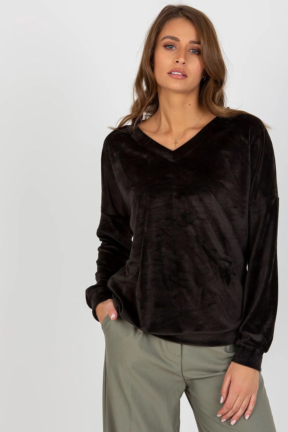 Pull col V élégant pour femme en velours noir coupe ample manches longues occasion versatile