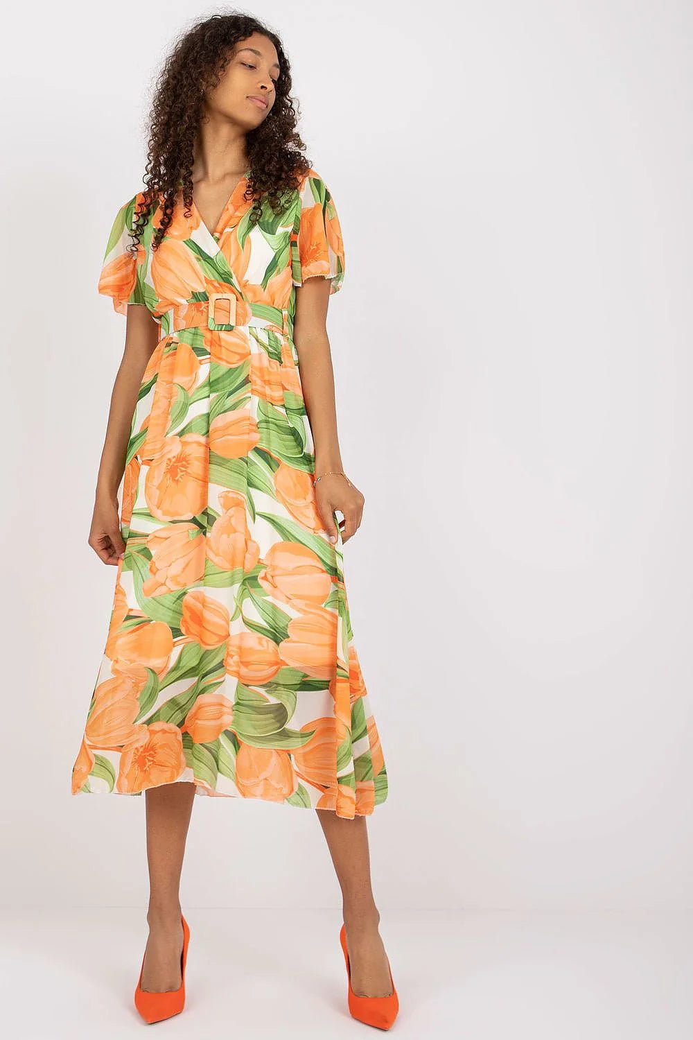 Robe d'été féminine manches courtes style décontracté-chic polyester elasthanne vert blanc robe fluide évasée taille ajustable pour femmes