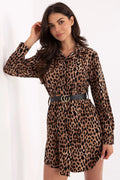 robe chemise imprimé léopard brun mini manches longues col classique boutons ceinture noire double boucle dorée fluide drapé élégante cintrée