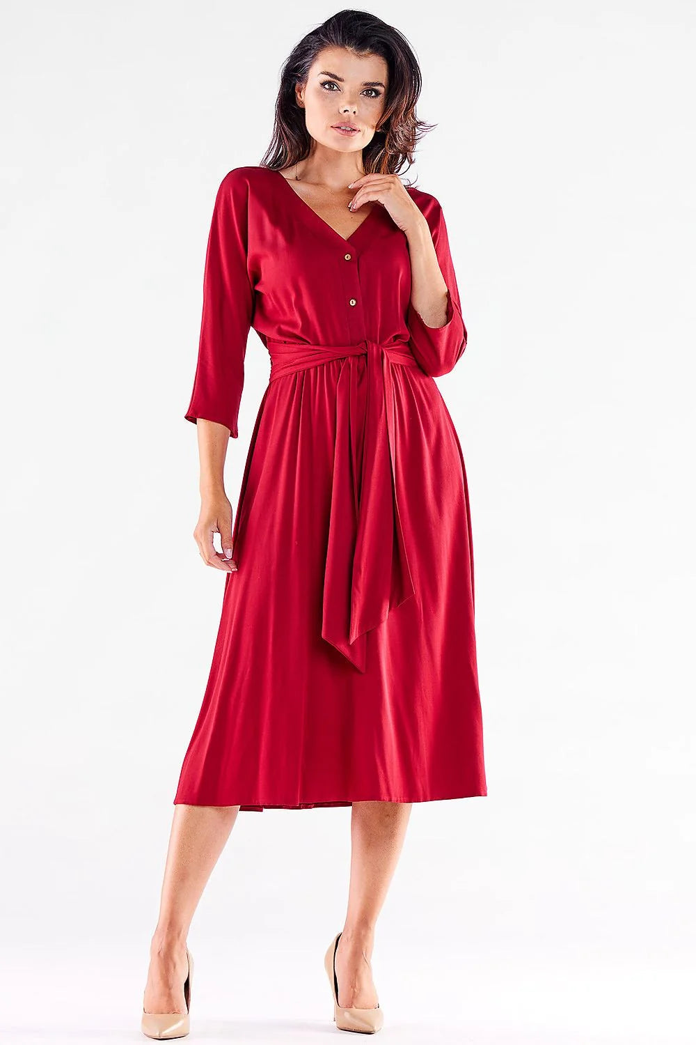 Robe femme élégante intemporelle midi manches 3/4 encolure V ceinture assortie couleur rouge vif matériau doux légèrement satiné