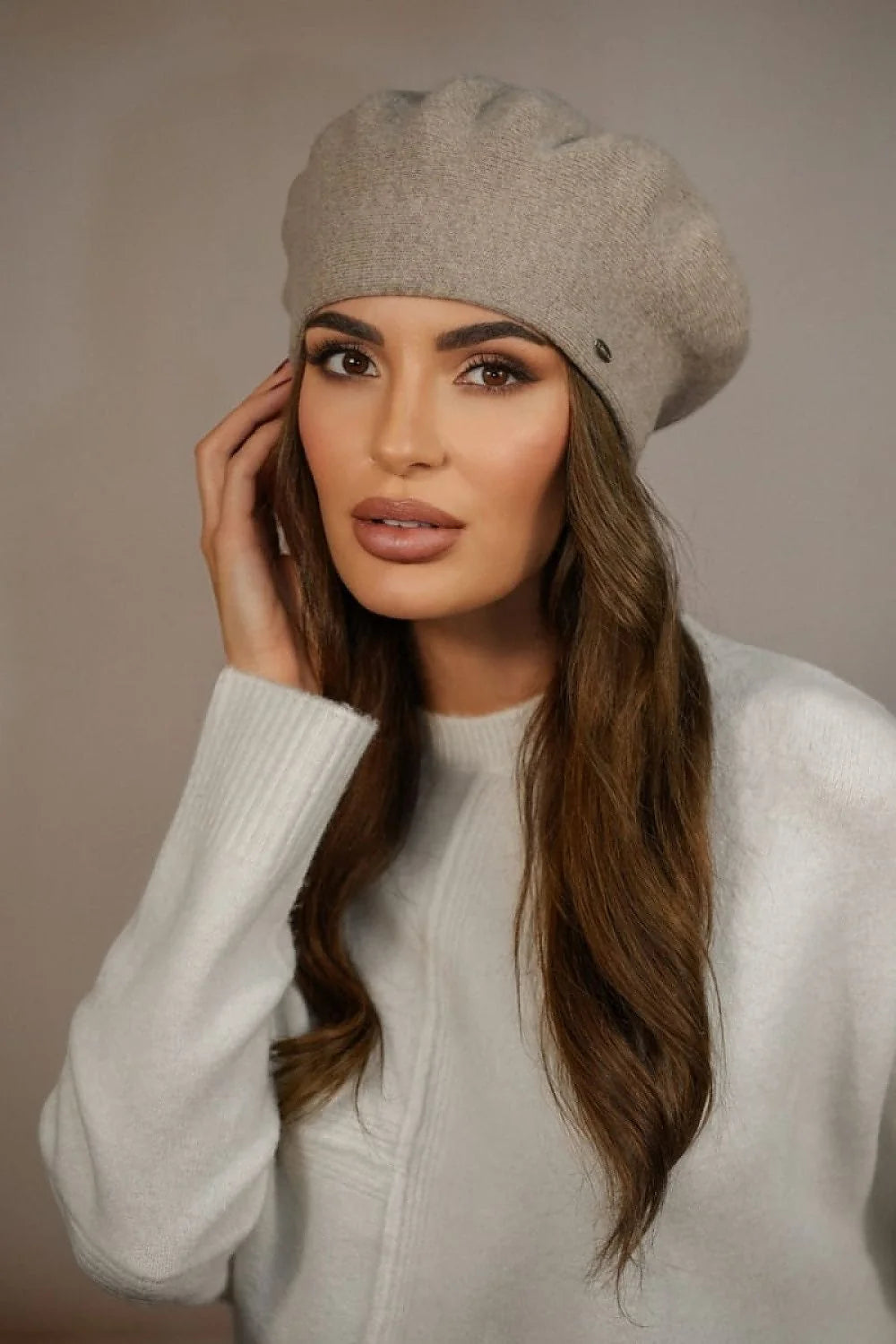 Béret Kamea hiver femme laine polyamide élégant beige foncé design classique ajustement parfait accessoire chic mode intemporel