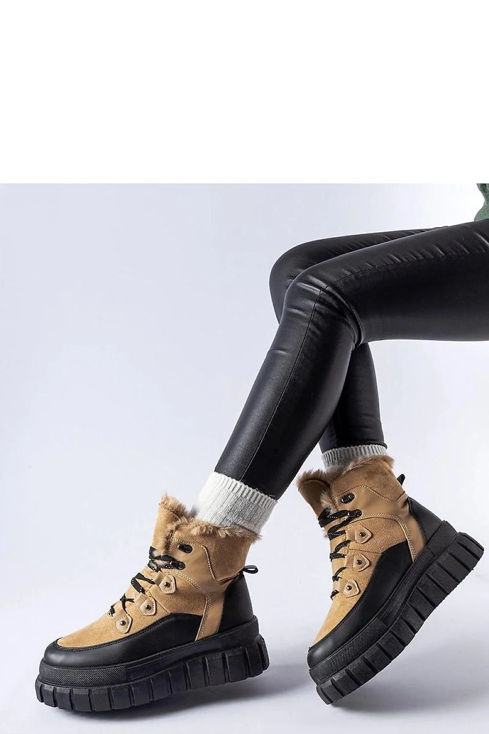 Bottes femmes hiver automne daim fourrure lacet métal résistant rugged urbain élégant style mode chaussures
