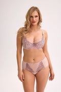 Ensemble de lingerie féminin élégant dentelle brodée motifs floraux couleur rose poudré taille haute ajustables noeuds satin femme