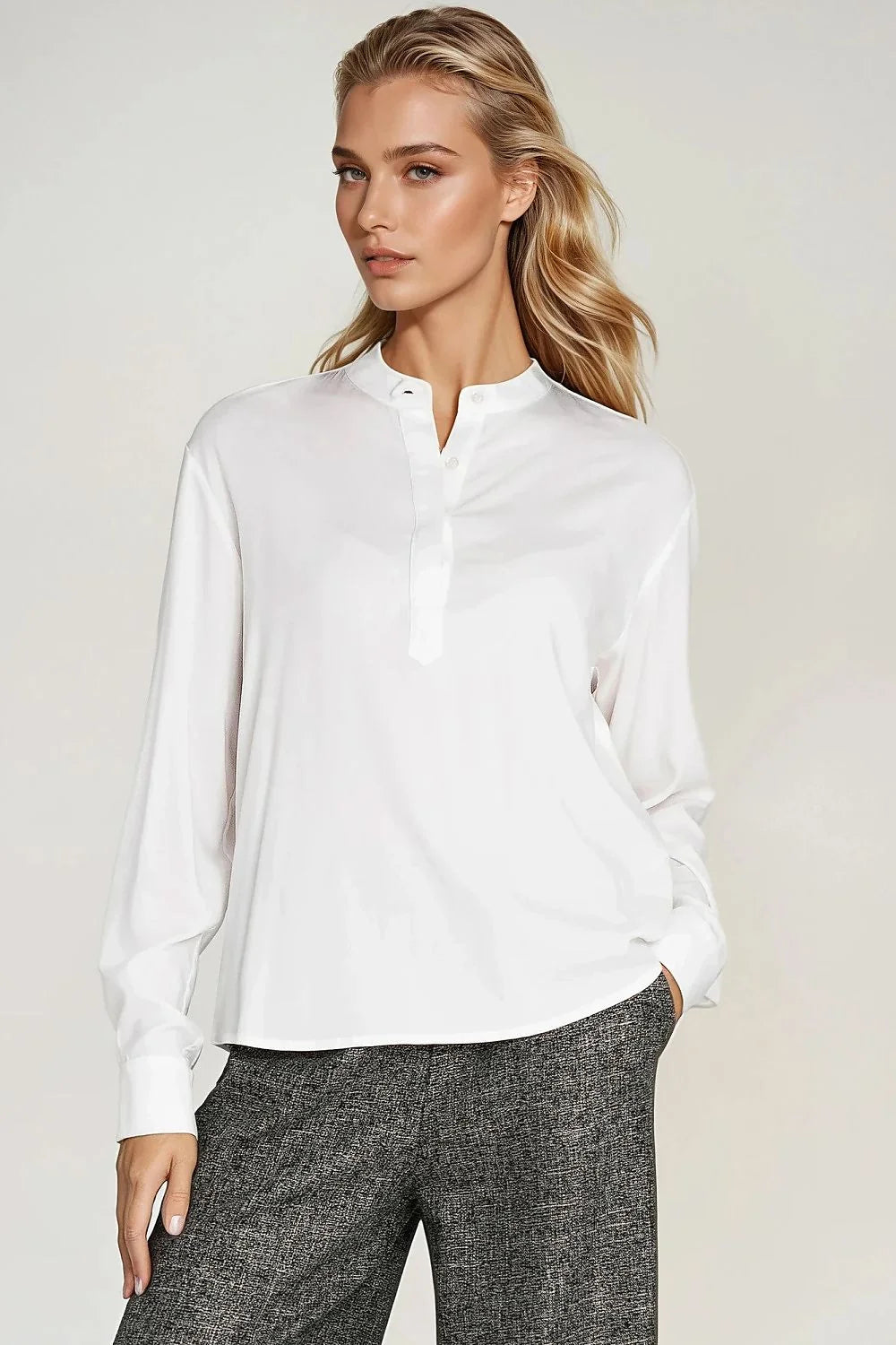 chemisier femme oversize viscose légère satinée fluide col officier montant demi patte boutonnage manches longues poignets boutonnés minimaliste élégant chic