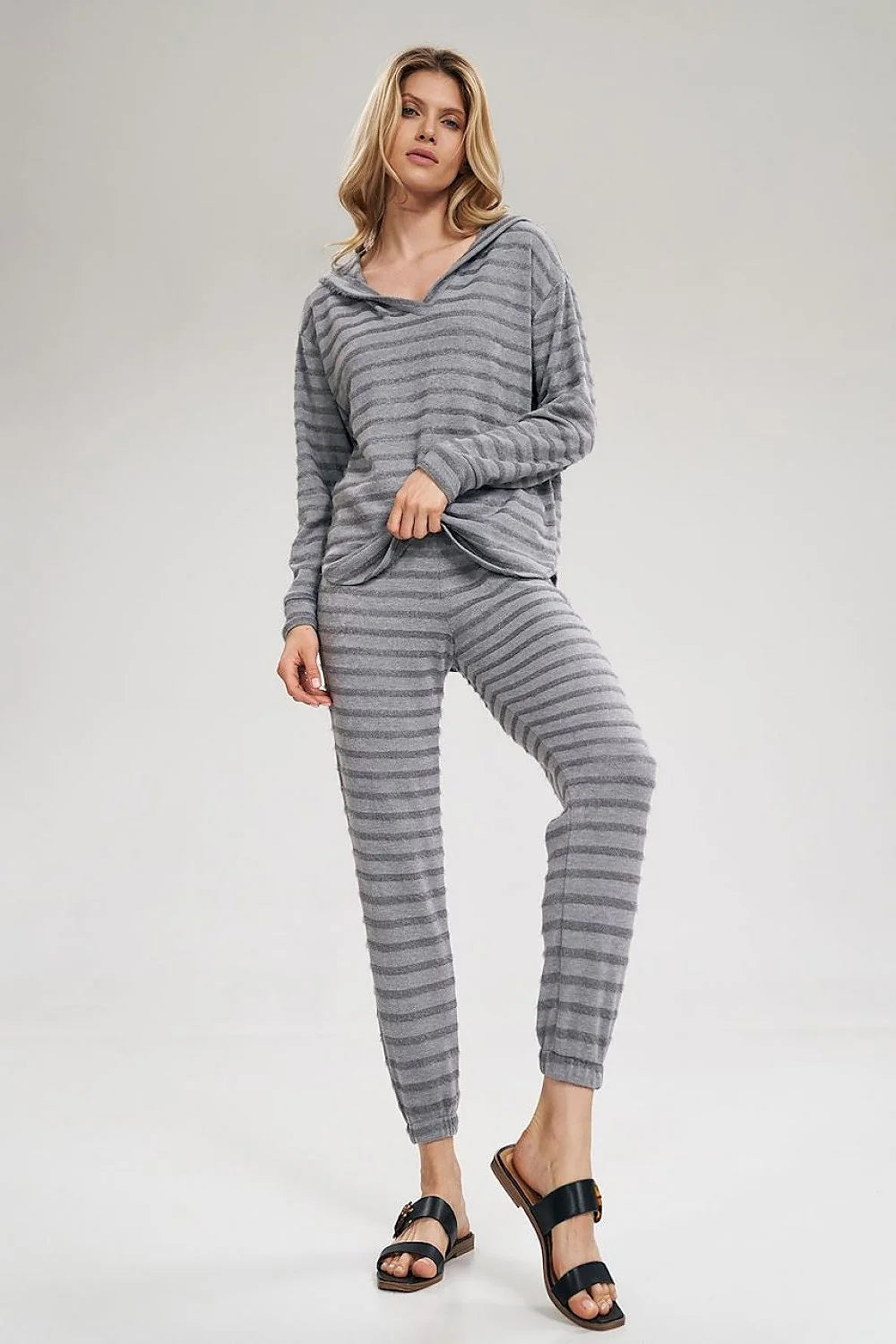 Ensemble mode femme sweat-shirt haut et pantalon ample capuche col V manches longues rayures bleu canard noir