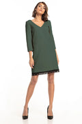 Robe élégante en polyester vert foncé avec dentelle noire manches trois-quarts encolure V sophistiquée