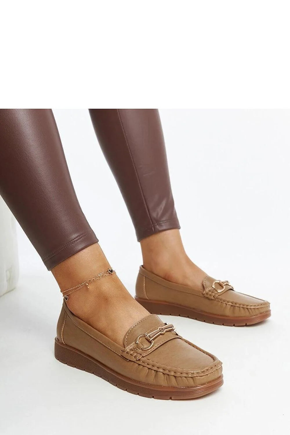 Mocassins classiques pour femme en simili cuir couleur camel design intemporel style casual-chic confortable et durable