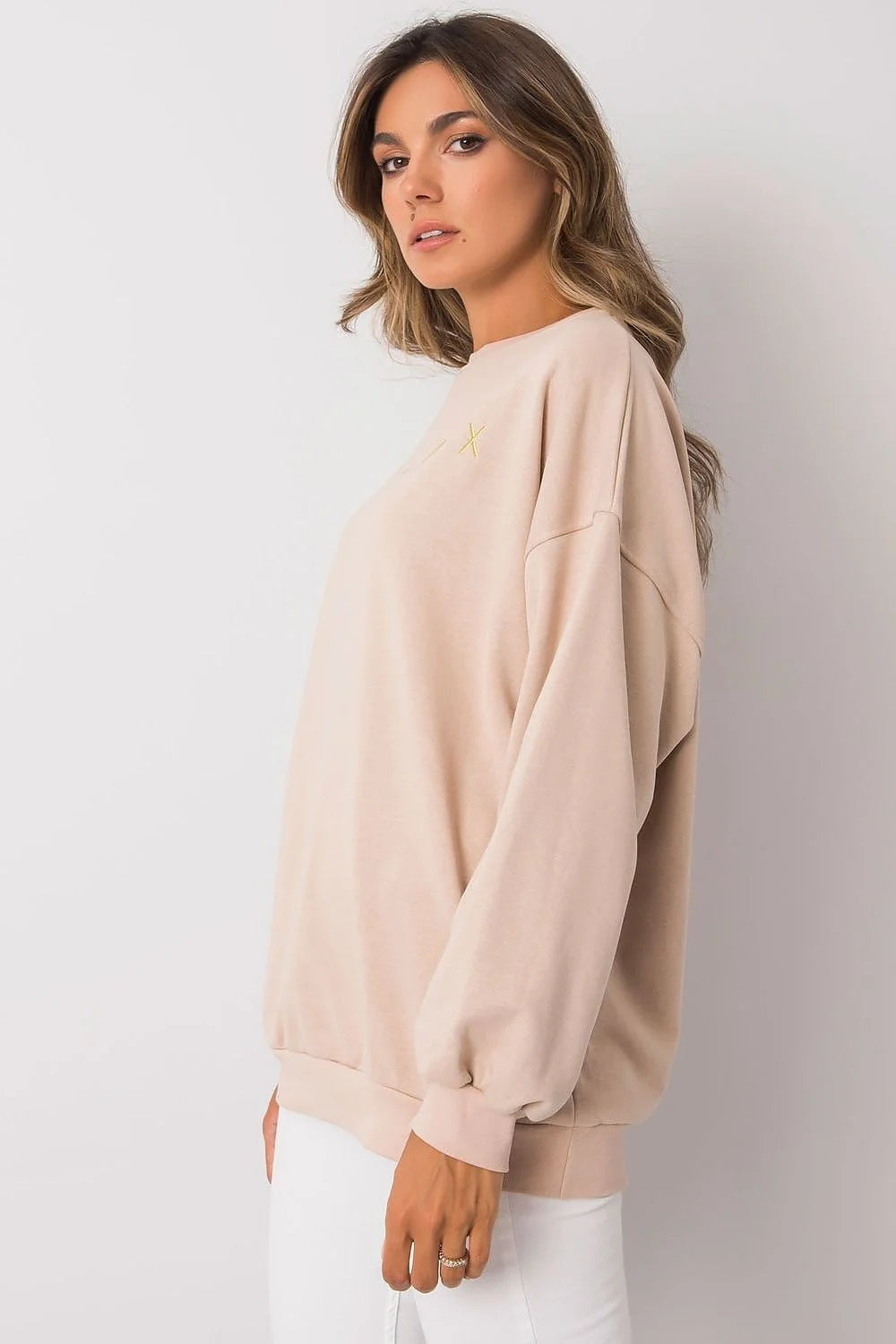 Sweatshirt en coton polyester oversize beige matelassé décontracté avec inscription dorée pour femmes modernes