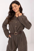 combinaison femme velours côtelé taupe col chemise boutonnage devant coupe ample manches longues taille élastiquée ceinture boucle dorée