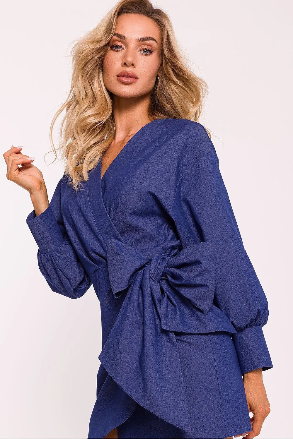 Veste en denim bleu profond style croisé manches longues bouffantes noeud volumineux côté droit femmes élégant moderne