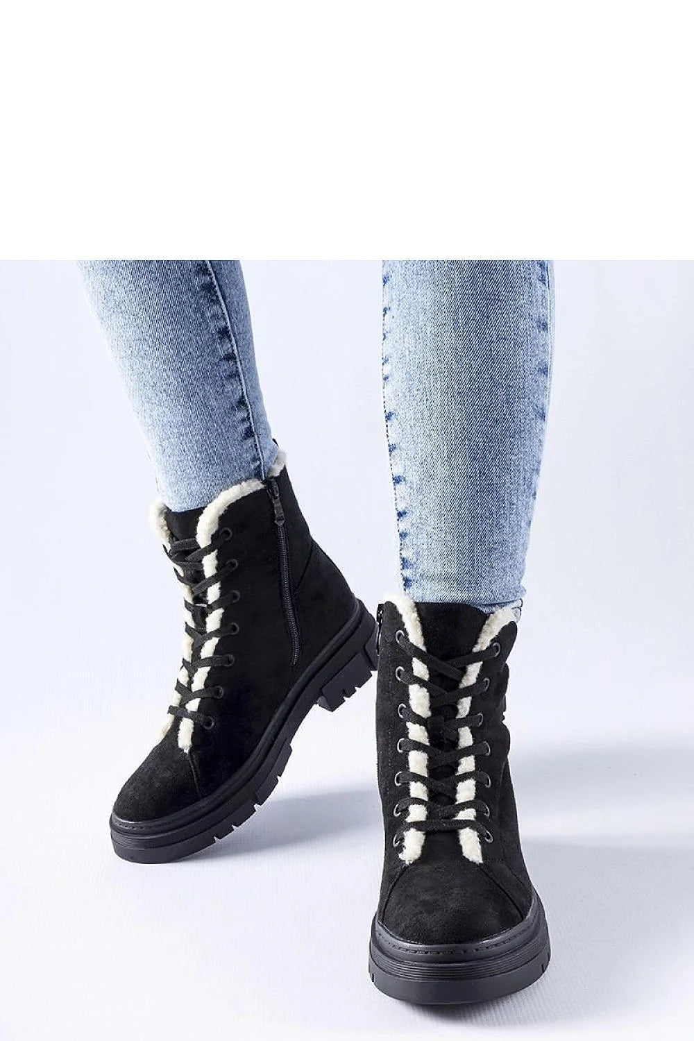 Bottes pour femmes modernes en suédine noire doublée fourrure blanche talon compensé semelle caoutchouc