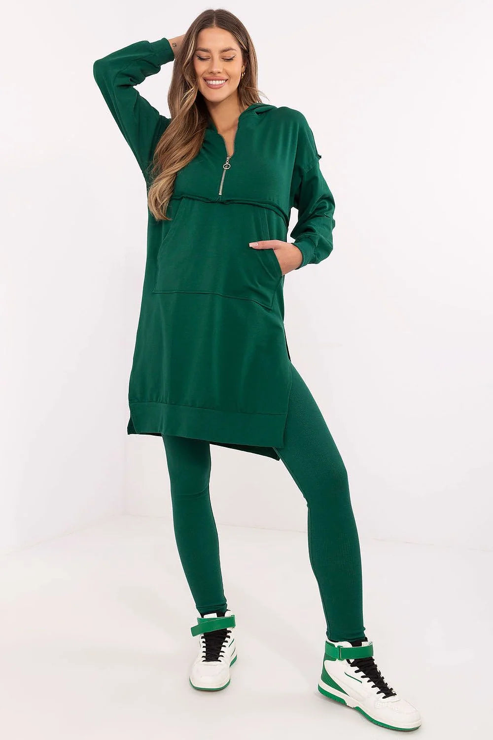 Ensemble femme tunique legging vert profond style casual confortable matériau coton elastane kangourou poche