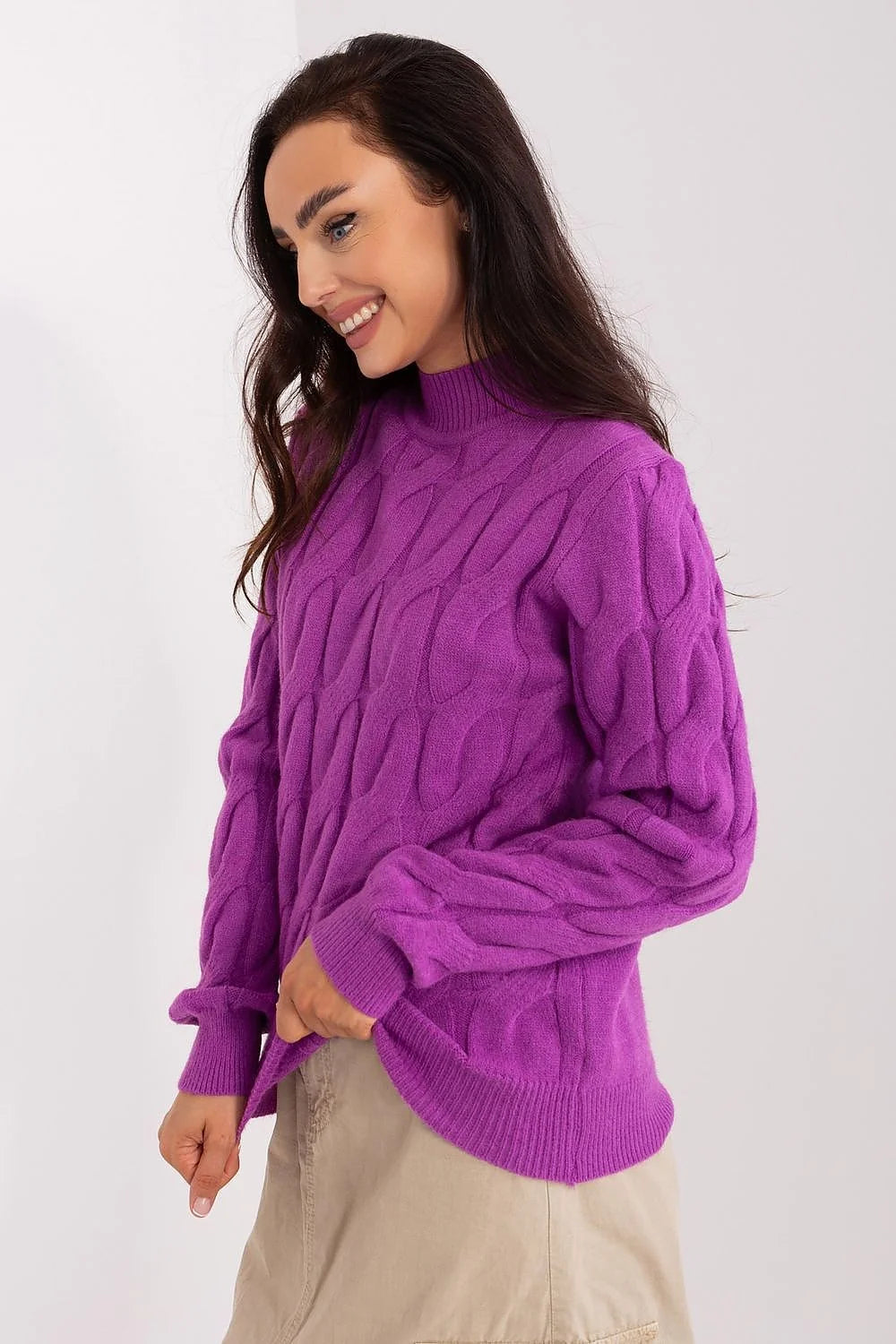 pull femme maille torsadée violet fuchsia lumineux col montant côtelé manches longues coupe droite ample épaisse douce longueur hanches idéale