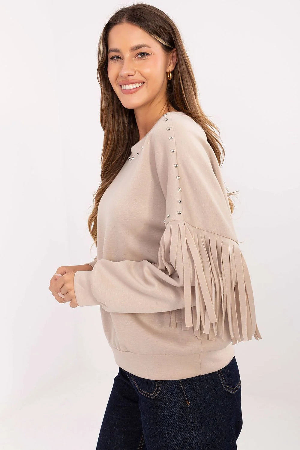 sweatshirt femme beige taupe coupe ample encolure ronde bordcote maille molletonnee douce manches longues franges spectaculaires clous argentes