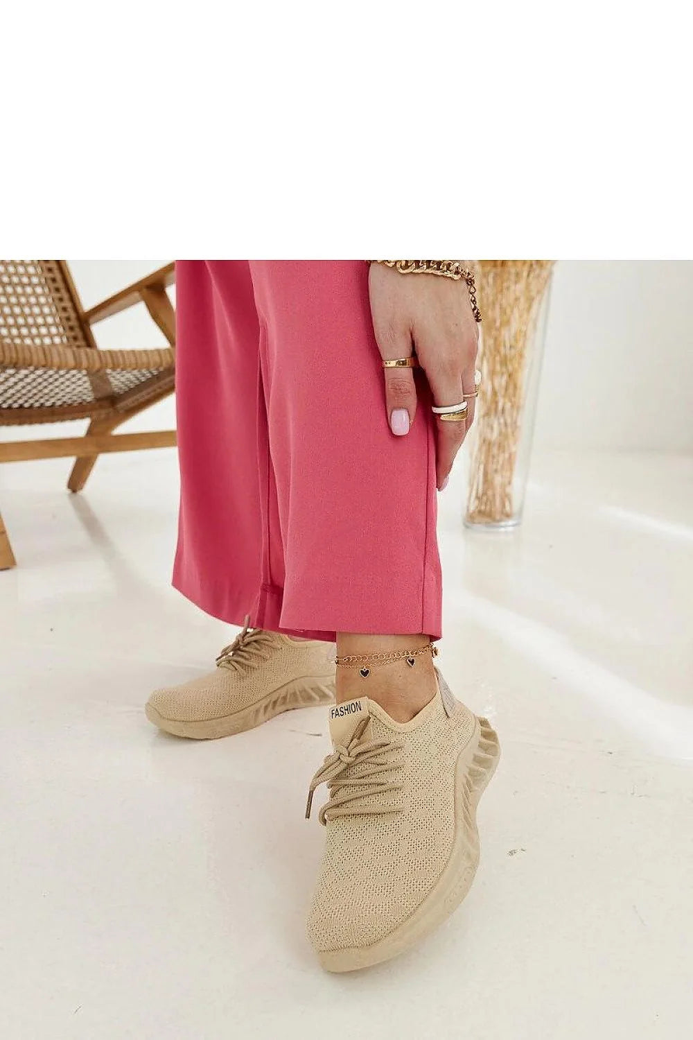 Baskets en tissu perforé beige sneakers mode femme, Pantalon palazzo rose vif été 2023