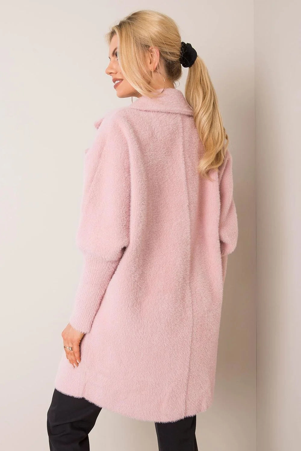 Manteau pour femme long en laine douce couleur rose pastel élégant coupe droite poches plaquées occasion hiver