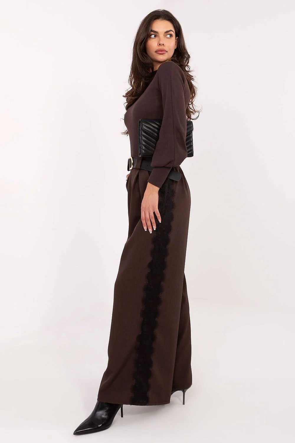 pull femme maille côtelée marron foncé col montant ajusté manches longues bouffantes taille marquée stretch coton élasthanne ceinturable élégant
