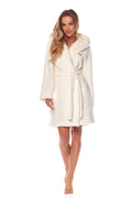Peignoir femme L&L collection en polyester doux, capuche, poches latérales, robe de chambre élégante, idéal pour les jours froids