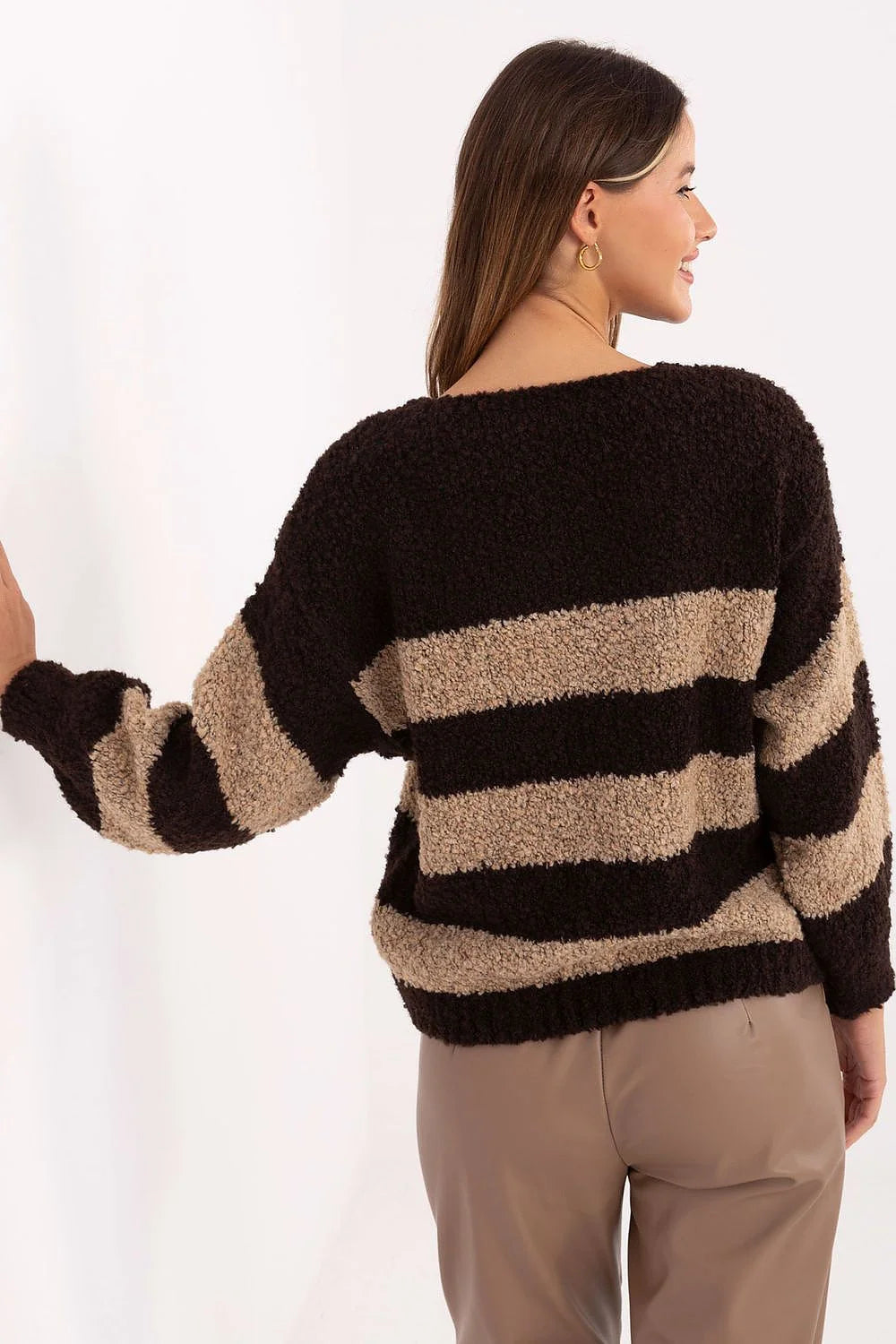 pull femme oversize court douillet pelucheux sherpa bouclé rayé chocolat camel décolleté V manches longues chaud confortable alpaga mélange