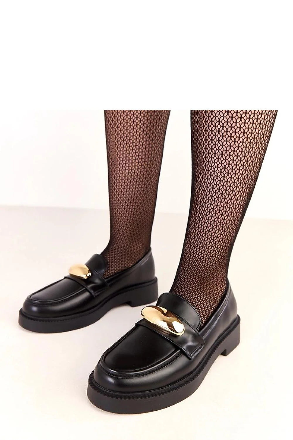 mocassins femme cuir écologique noir lisse semelle plateforme épaisse bout rond empeigne bijou doré talon 45mm confortable chic intemporel élégant