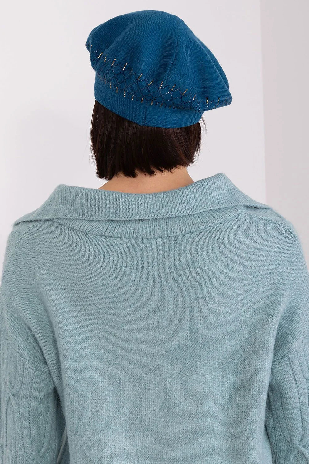 ensemble chic béret pull motifs perforés strass cachemire acrylique coton bleu profond bleu clair torsades oversize