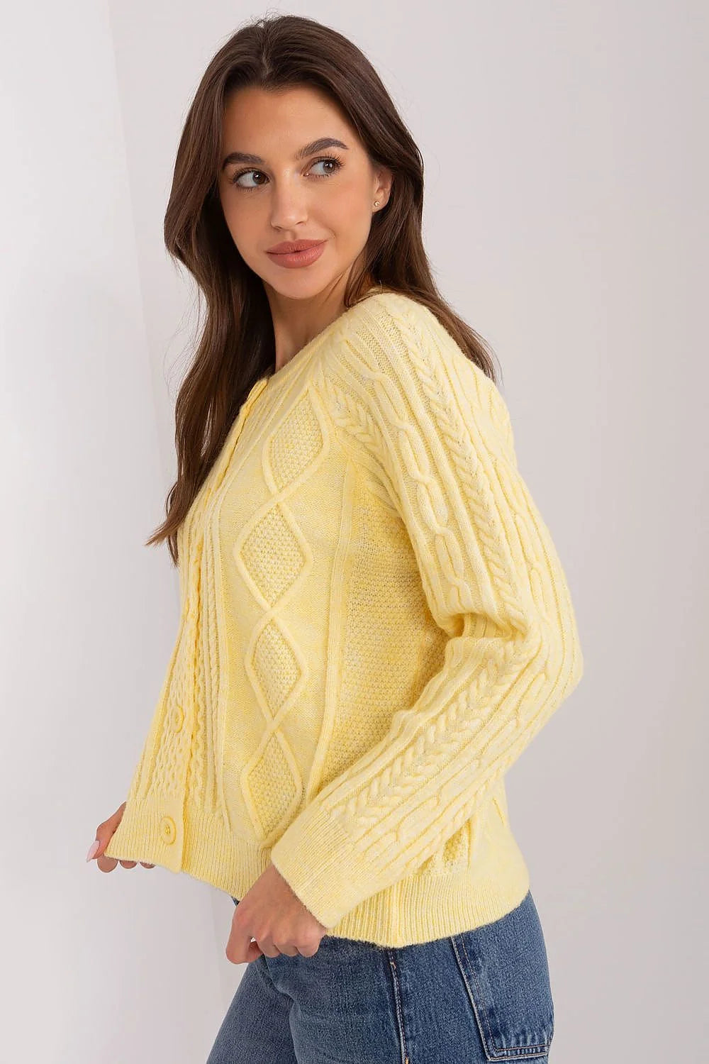 Cardigan femme jaune pastel motifs tricot torsades boutons longues manches coupe ample style décontracté chic