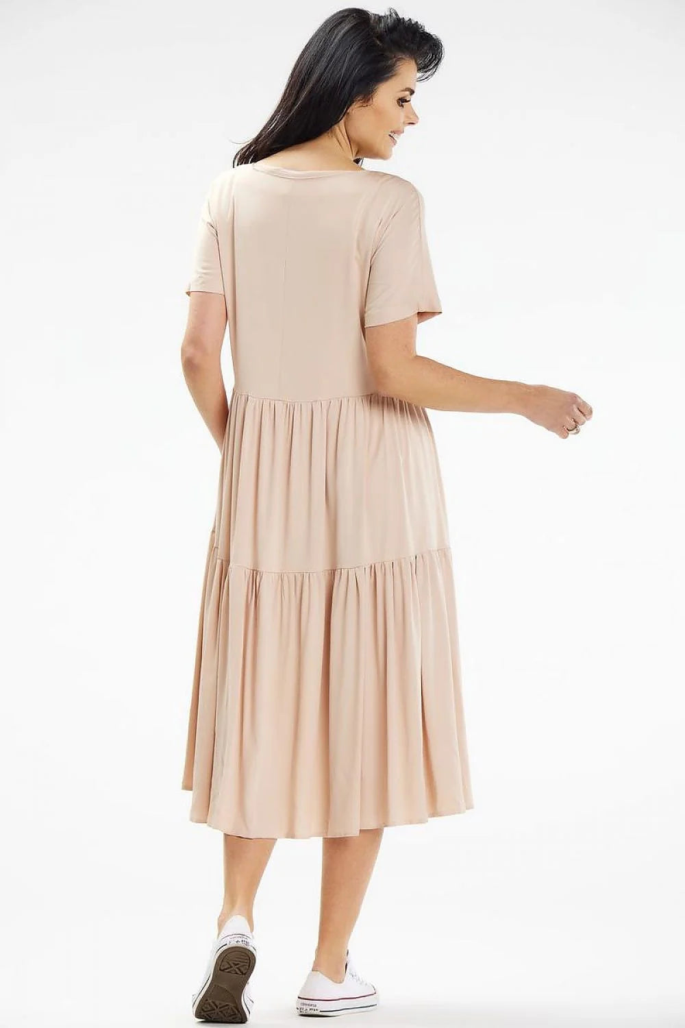 Robe de jour design fluide style casual-chic couleur beige clair femme manches courtes encolure bateau coupe ample taille haute summer dress