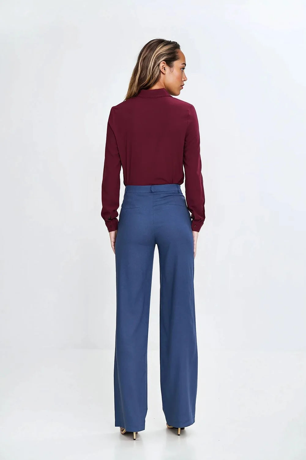 Ensemble chemisier-pantalon élégant moderne femme coupe classique col à revers manches longues taille haute droite bleu marine bordeaux