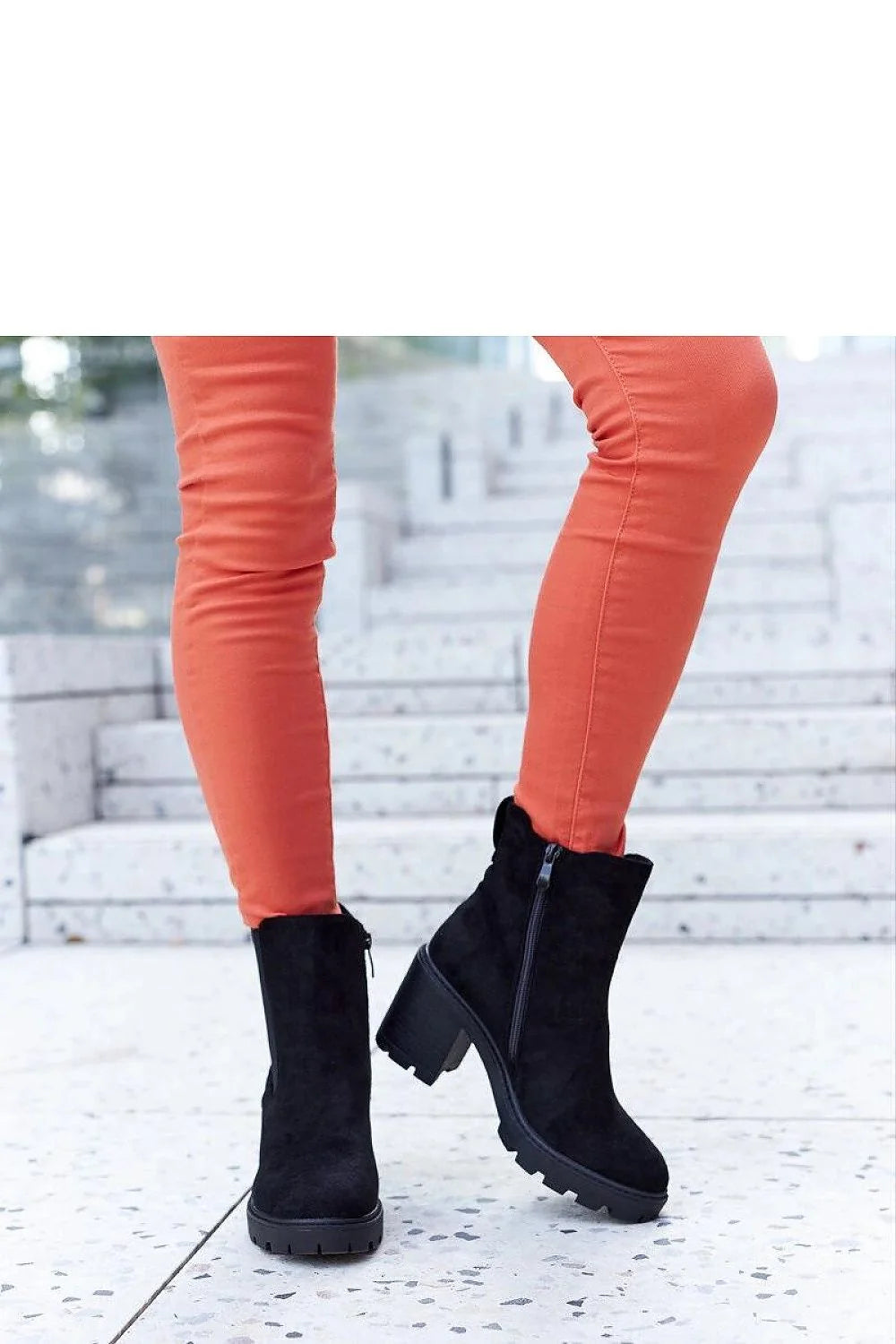 Bottes à talons carrés en éco-suède isolées noires femmes style Chelsea coupe ajustée talon 5-7 cm fermeture éclair latérale