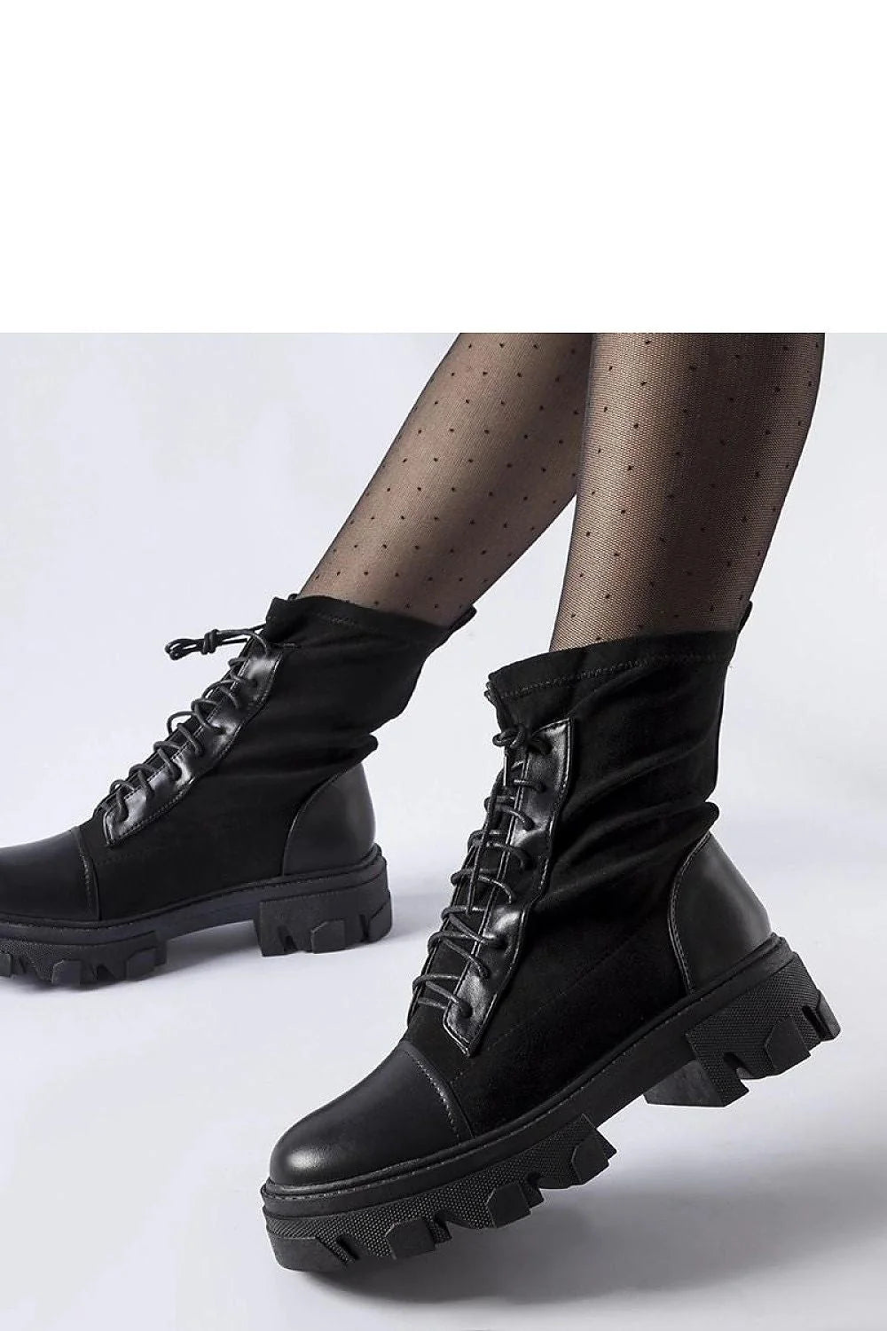 Bottines femme style combat boots cuir similicuir suédine noire tige haute cheville robuste semelle caoutchouc crantée lacets ajustables occasion quotidienne hivernale