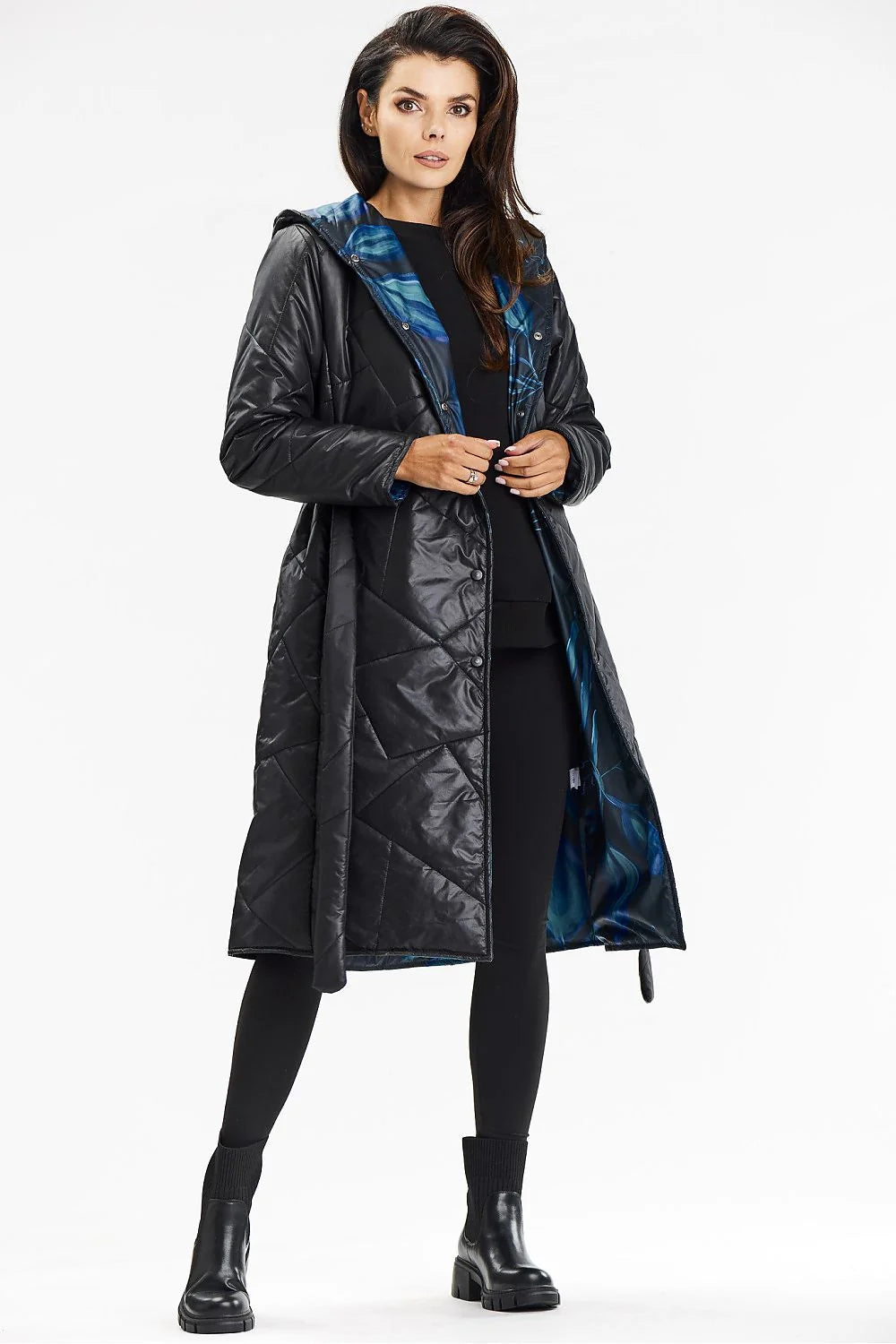 Manteau matelassé pour femme long capuche manches longues noir doublure bleu éclatant ceinture ajustable Awama automne hiver