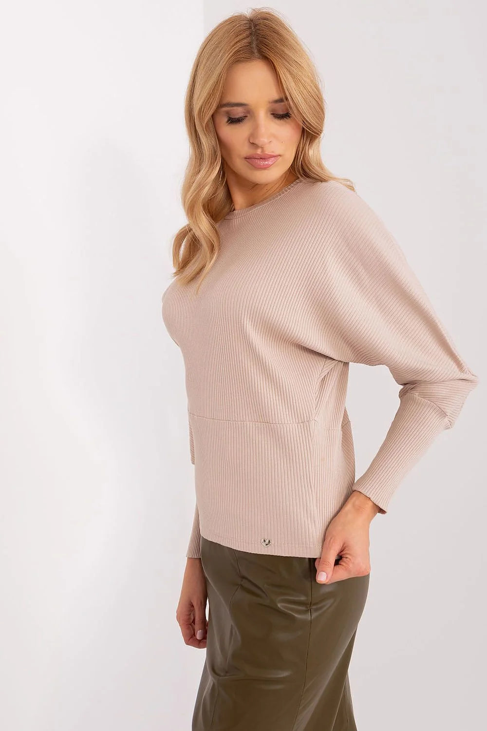 Chemisier BFG chemisier femme coupe chauve-souris manches longues encolure ronde coton aéré tissu côtelé nude beige