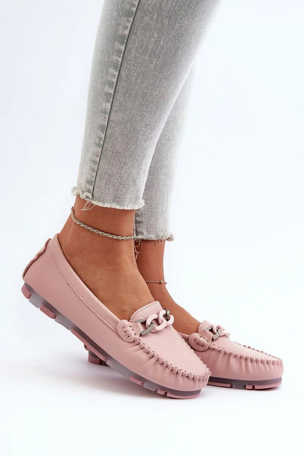 Moccasins en cuir naturel pour femme, style élégant, semelle en caoutchouc, chaîne décorative, confort toute la journée, design moderne