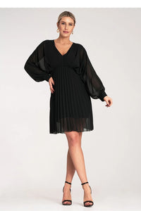 robe cocktail noire mousseline transparente doublée viscose décolleté V manches bouffantes poignets ajustés cintrée empire jupe plissée évasée courte élégante