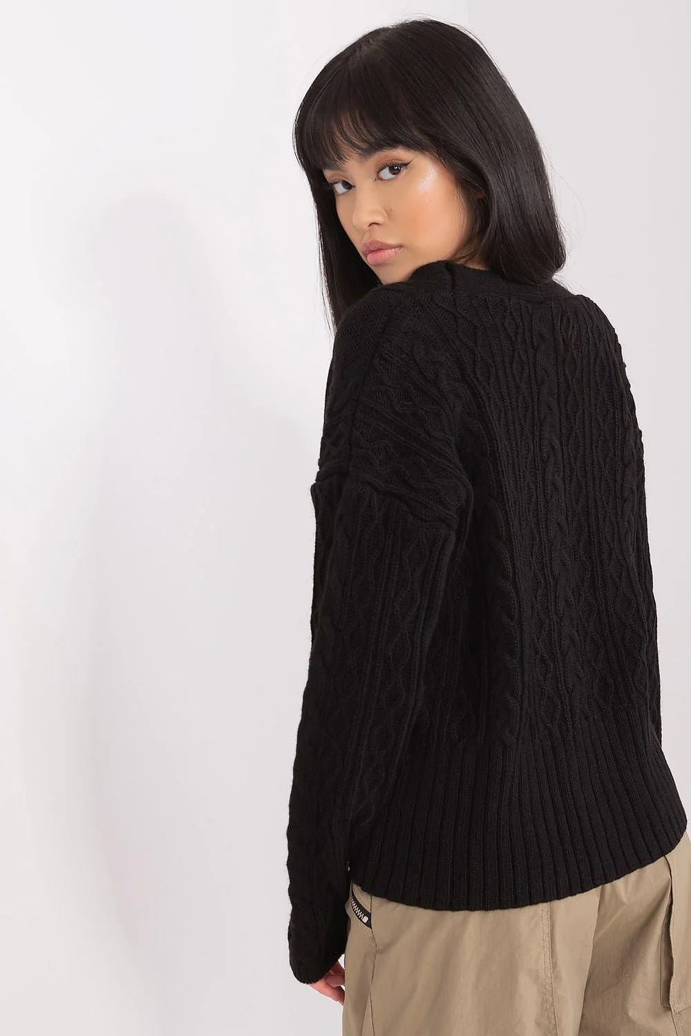 Cardigan pour femme moderne noir en maille épaisse V-neck motifs géométriques manches longues ajusté occasion quotidienne
