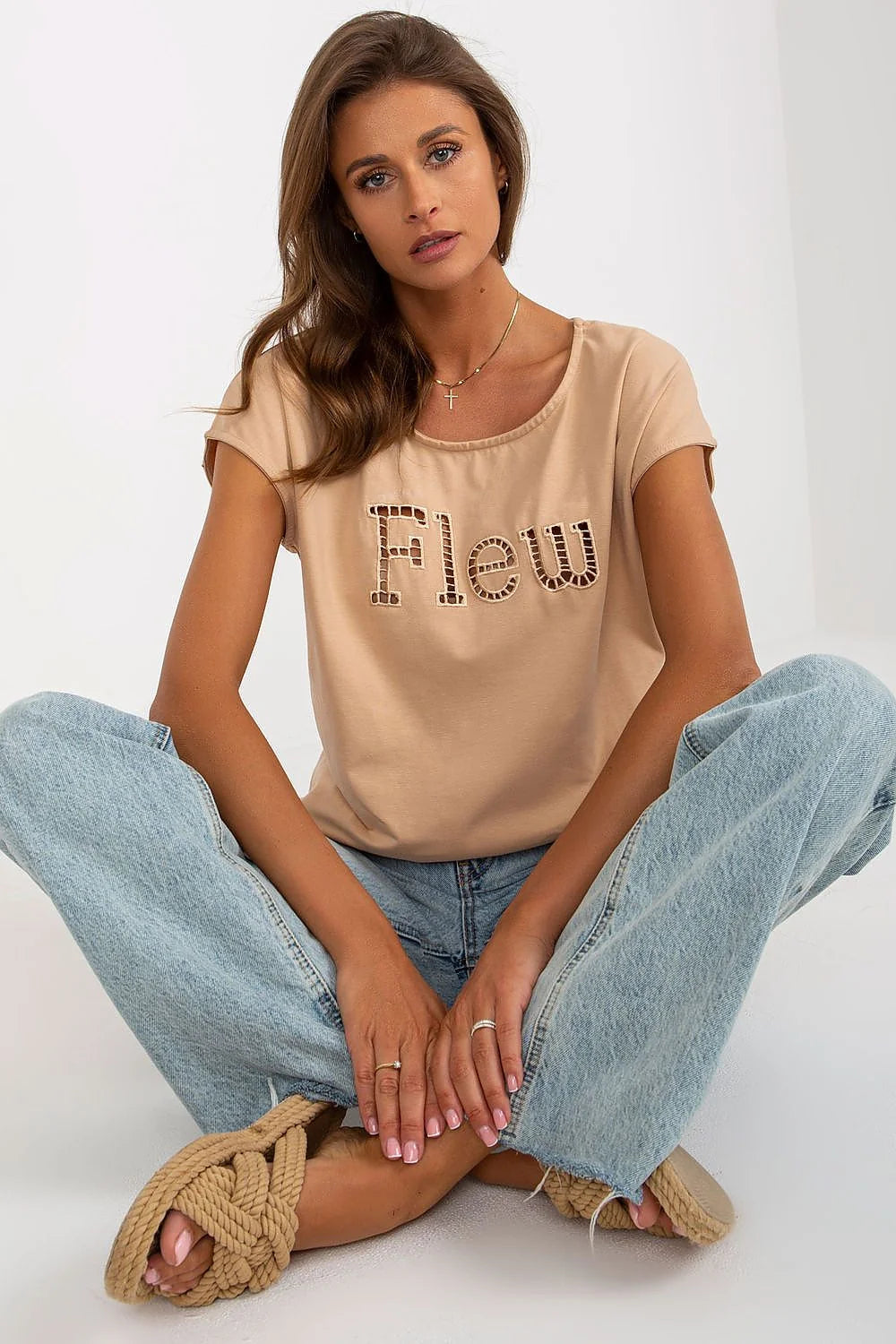 T-shirt pour femme Fancy encolure ronde manches courtes tissu coton elasthanne design graphique beige clair mode décontractée