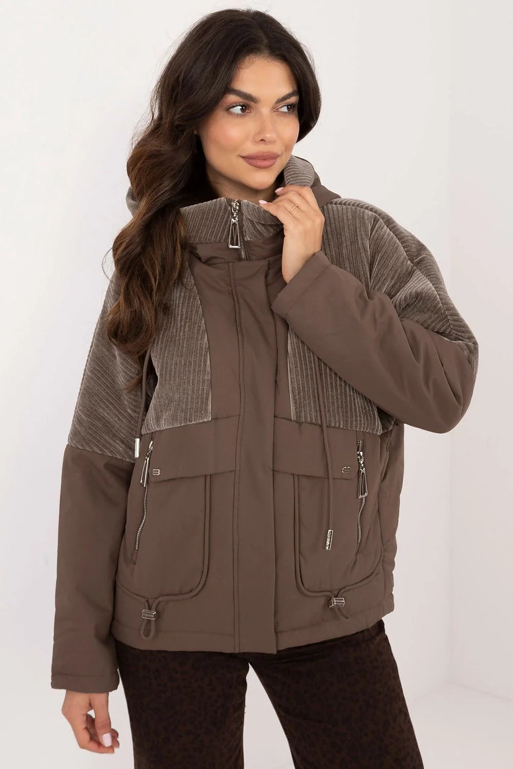 manteau femme automne hiver taupe velours côtelé bimatière coupe ample oversize capuche zippée poches zippées cordons ajustables matelassé doublé