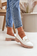 mocassins femmes élégants contemporains design moderne talon plat cuir synthétique doré franges blanc cassé rose pâle semelle caoutchouc confortable