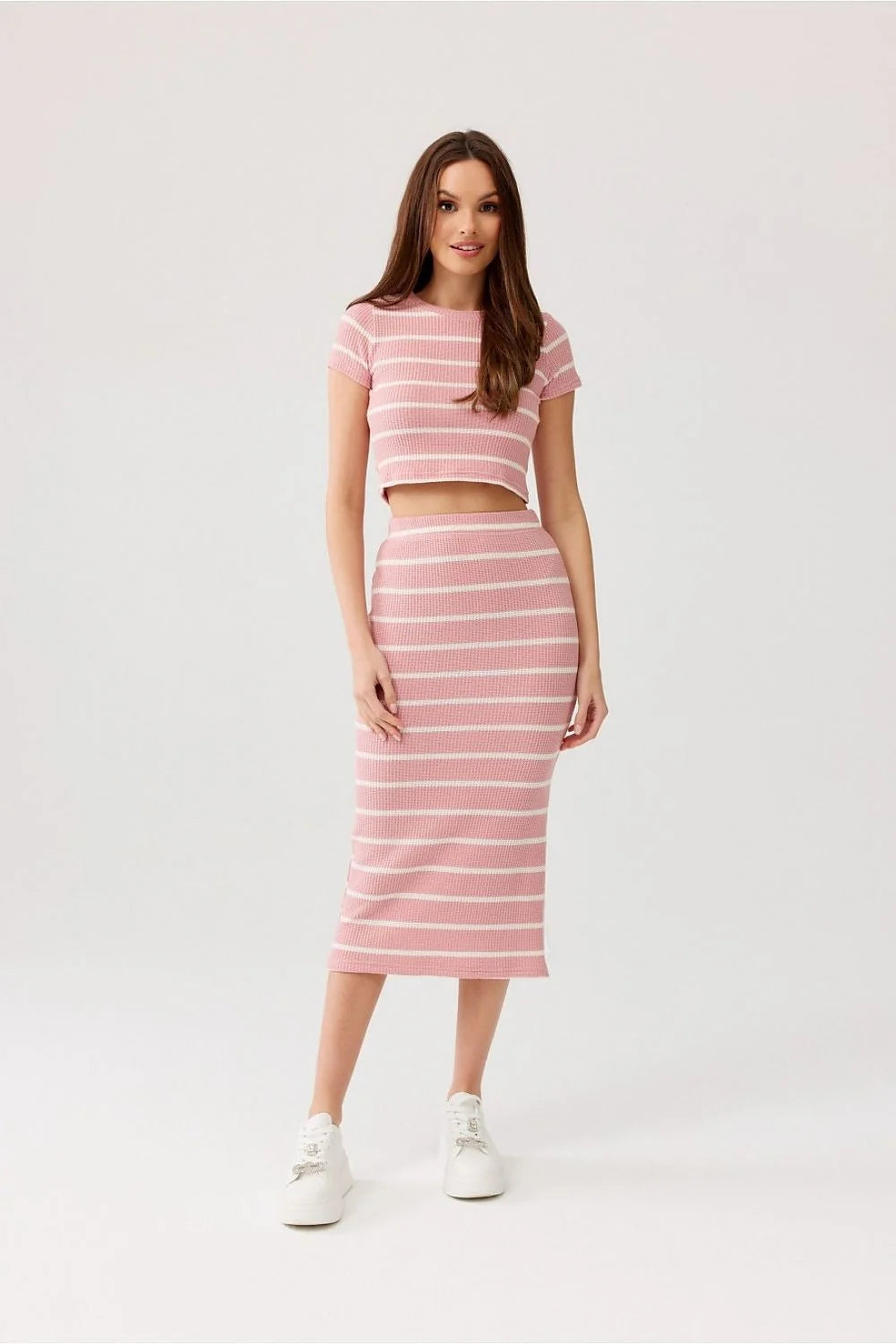 Ensemble coordonné pour femme crop top et jupe crayon tricot côtelé rayures horizontales rose pâle blanc cassé printemps été